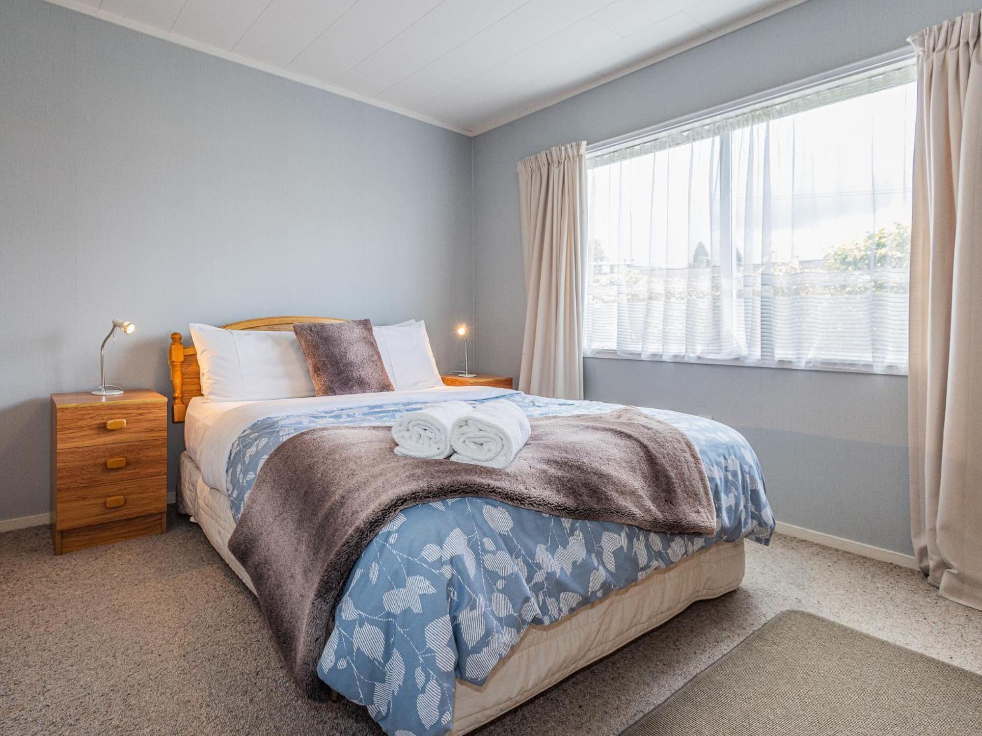Central Riverside Retreat - Taupo Holiday Home Luaran gambar