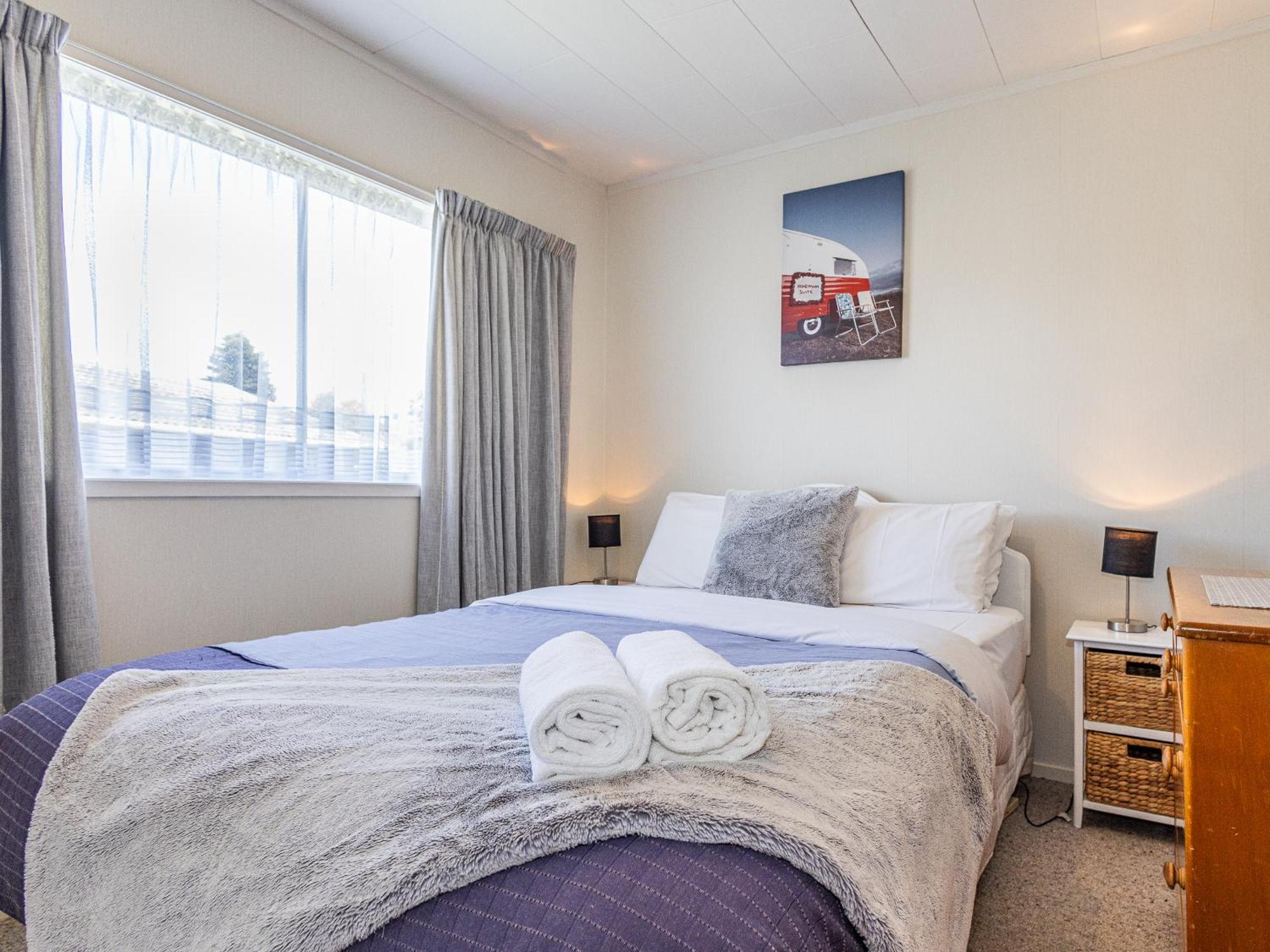 Central Riverside Retreat - Taupo Holiday Home Luaran gambar