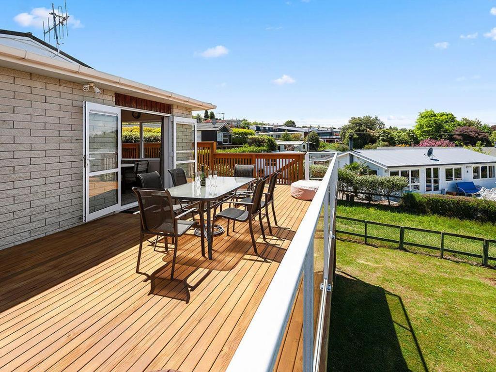 Central Riverside Retreat - Taupo Holiday Home Luaran gambar