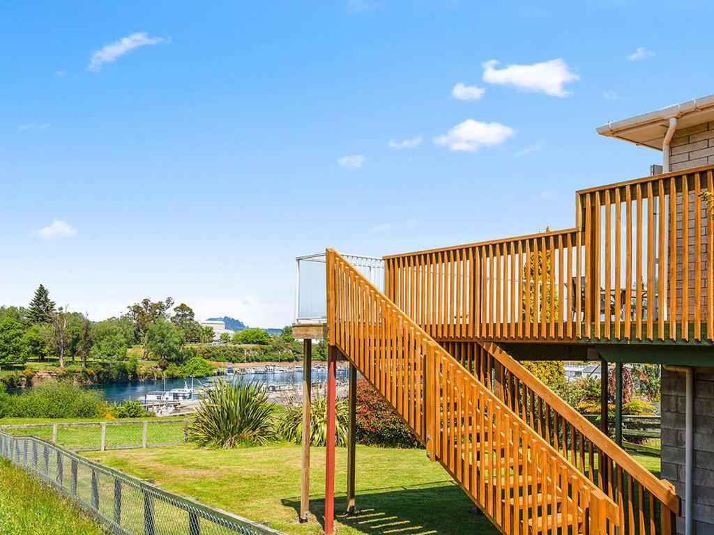 Central Riverside Retreat - Taupo Holiday Home Luaran gambar